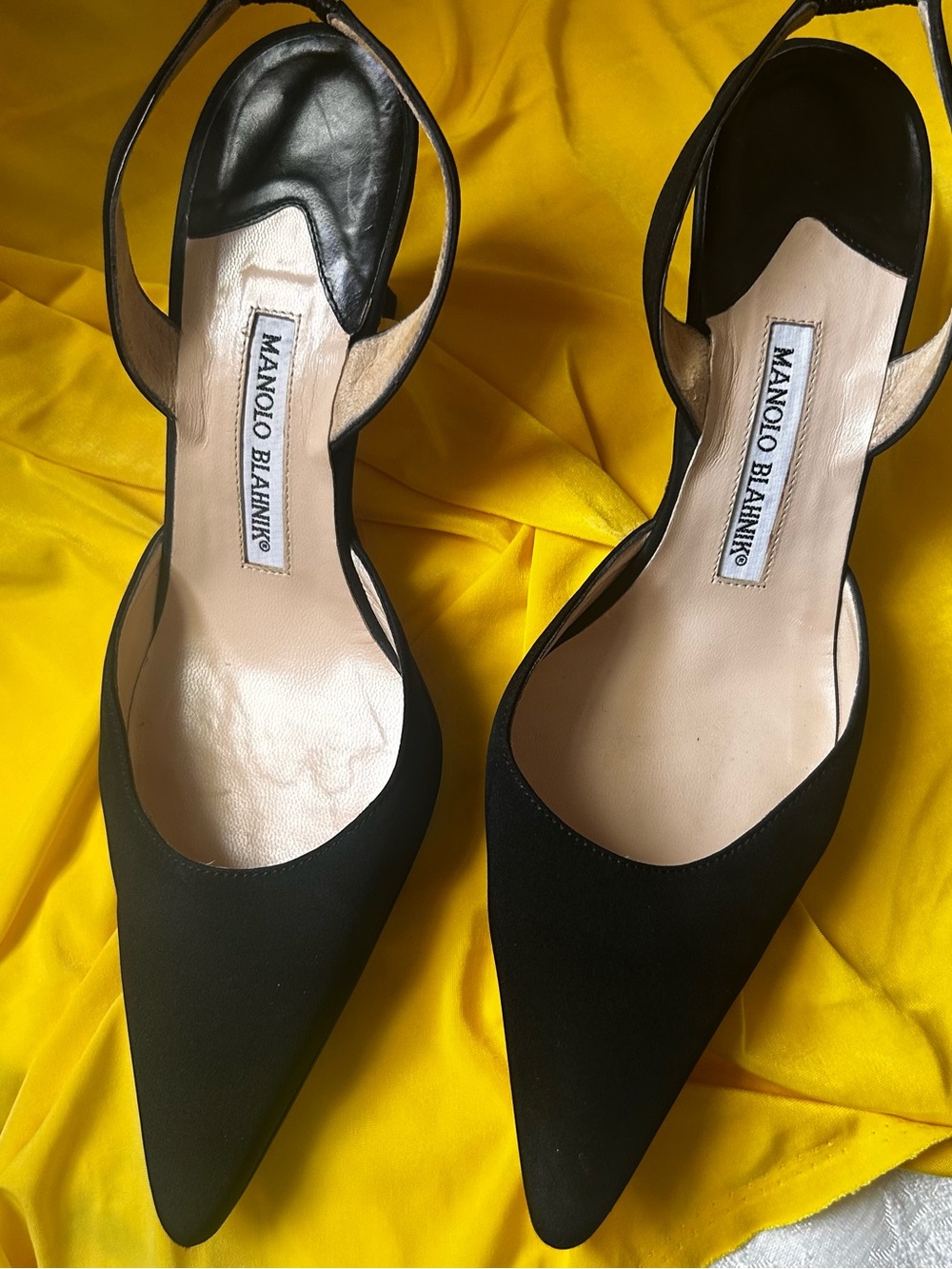 Manolo BLAHNIK Chic  Black Pointed Slingback Pumps Size 38